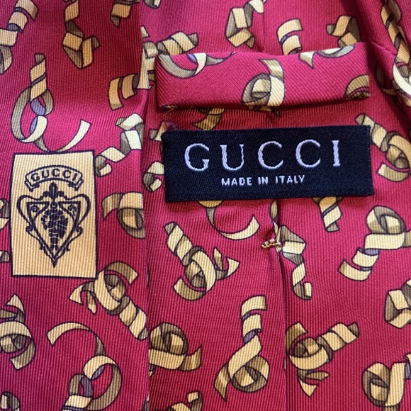 Red Gucci necktie with confetti curl design - Picture 3 of 5